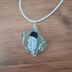 First Nations Artisan Silver Wire Wrapped Green Eagle Feathet Pendant Necklace